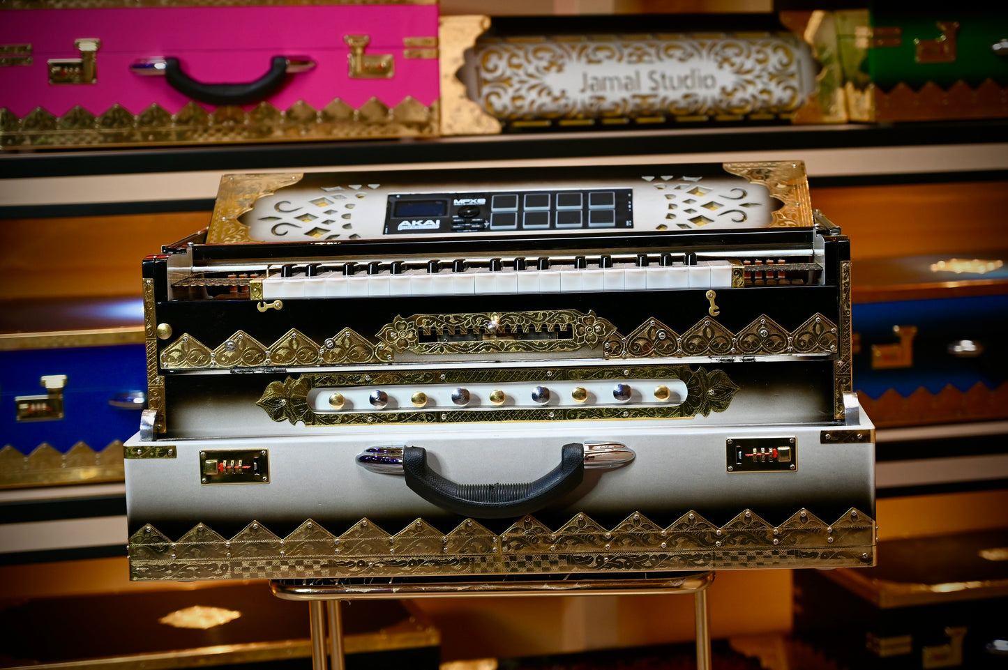 Dark White X4 Harmonium
✨ 13 Reed Grand Harmo-Sampler
