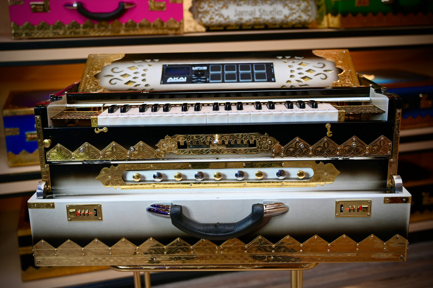 Dark White X4 Harmonium
✨ 13 Reed Grand Harmo-Sampler