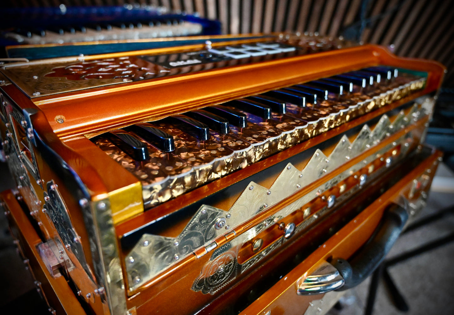 Golden Dark 2X 🎵 Standard Harmonium + Sampler