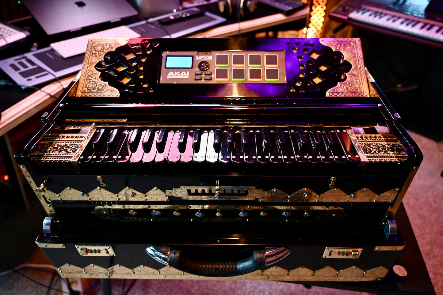 Royal Black Gold Harmonium – 3X 792 Taals Edition