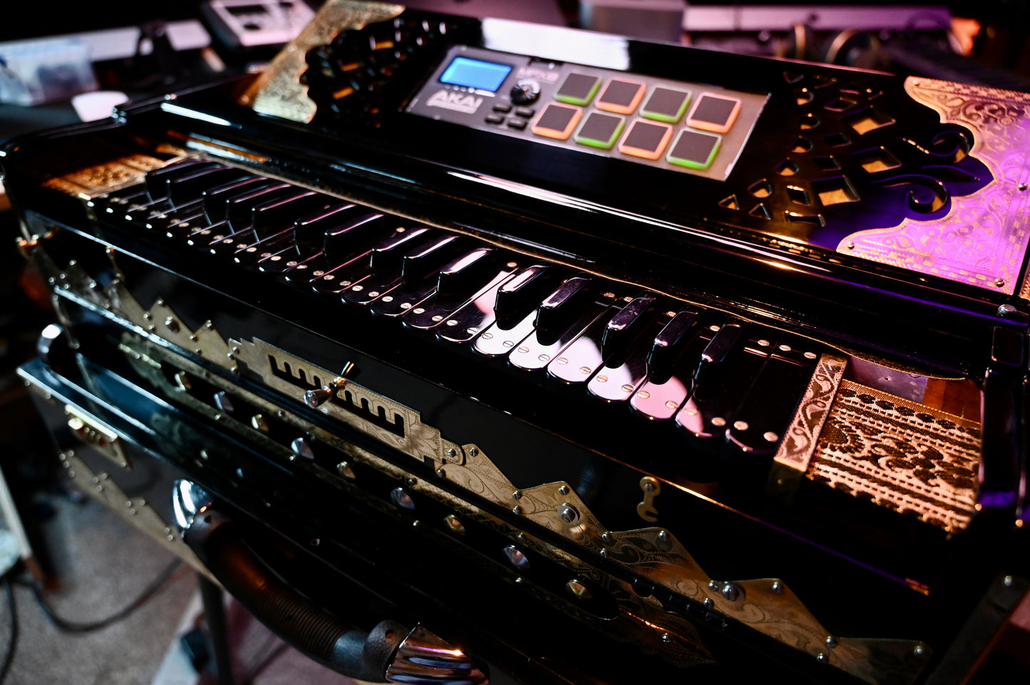 Royal Black Gold Harmonium – 3X 792 Taals Edition
