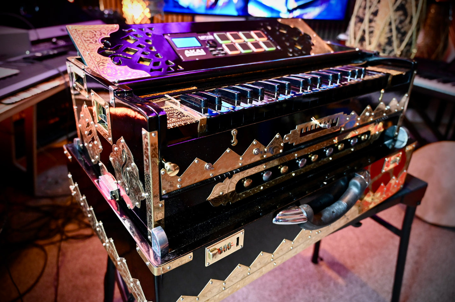 Royal Black Gold Harmonium – 3X 792 Taals Edition