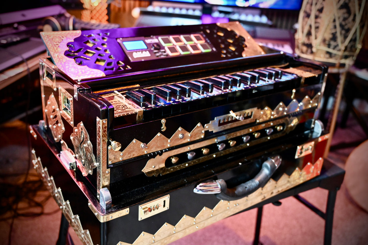 Royal Black Gold Harmonium – 3X 792 Taals Edition