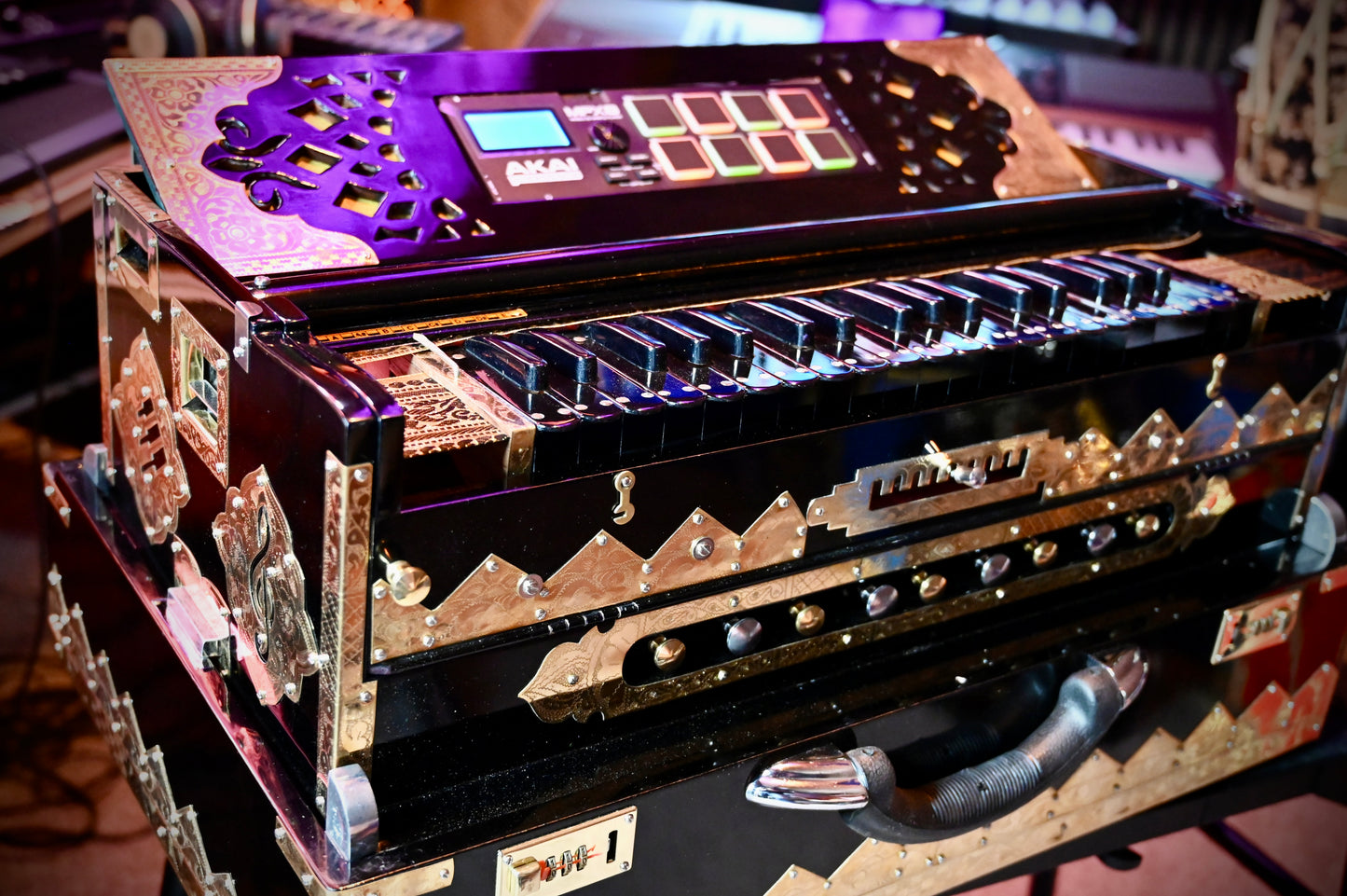 Royal Black Gold Harmonium – 3X 792 Taals Edition