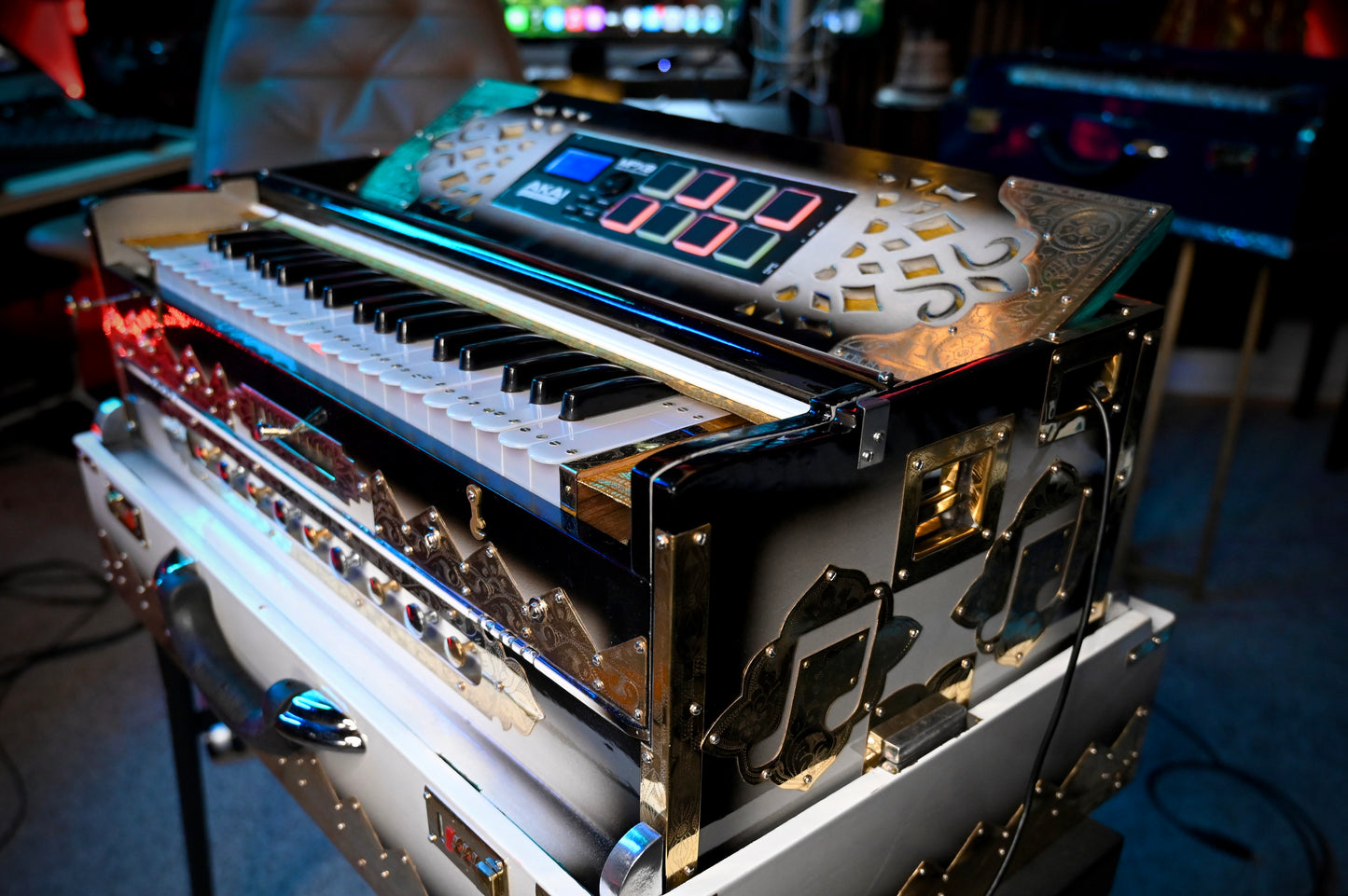 Dark White 3X Scale Changer Harmonium + Sampler